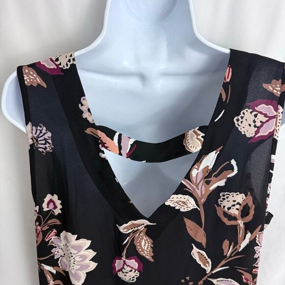 Maurices Floral Blouse Size 0X - Picture 7 of 9